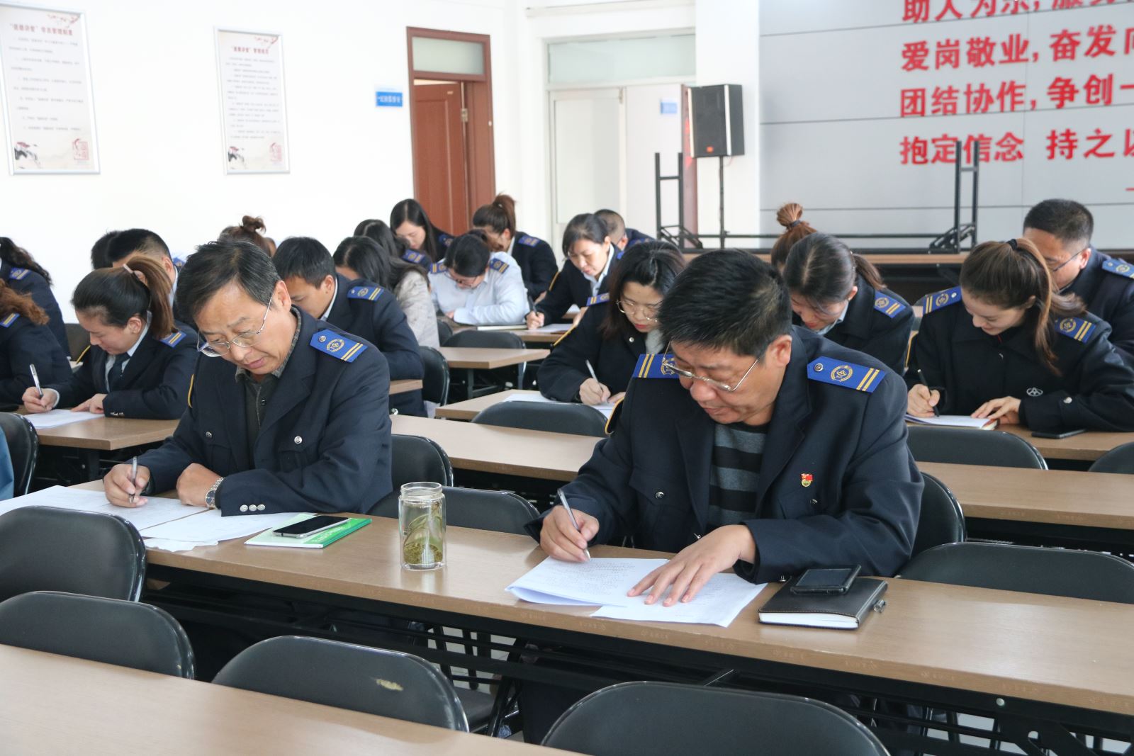 公交集團開展黨規(guī)黨紀(jì)和信訪條例學(xué)習(xí)測試活動
